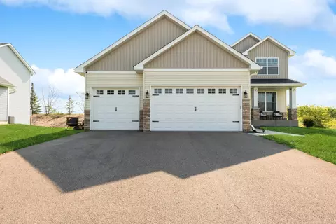 2206 Longhorn Ln, Buffalo, MN 55313