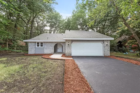 353 Forest Dr, Circle Pines, MN 55014