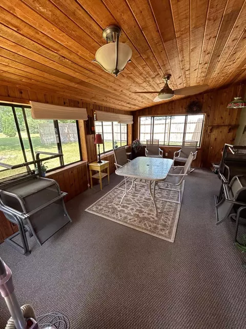 802 4th St, Lyle, MN 55953 photo 5