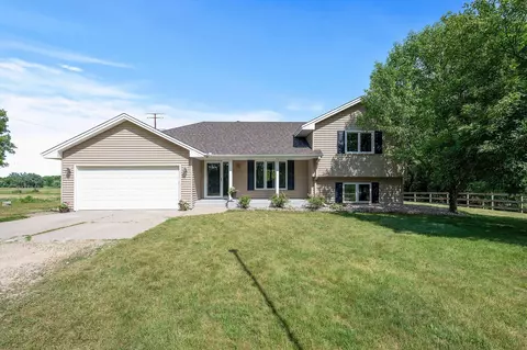 24551 Dakota Ave, Lakeville, MN 55044
