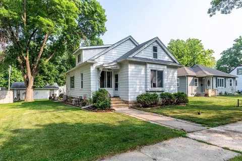 1410 N Broad St, Mankato, MN 56001