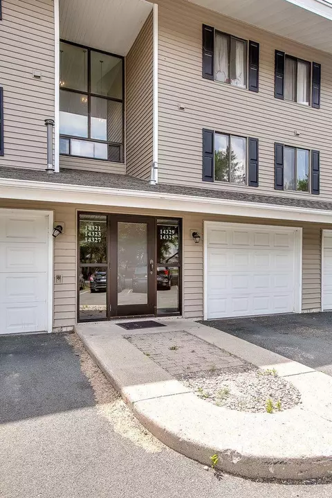 14325 Fairway Dr, Eden Prairie, MN 55344