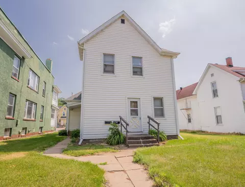 1007 S 1007 12 S Barstow St, Eau Claire, WI 54701