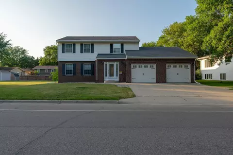 1111 E Lyon St, Marshall, MN 56258