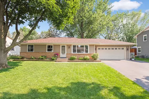 2178 Mapleview Ave, Maplewood, MN 55109