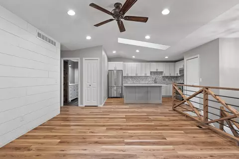 717 Hooper Ct, Jordan, MN 55352
