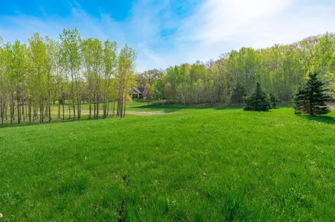 375 Mitchell Rd, Hudson, WI 54016