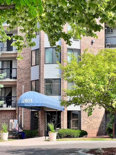 2601 Kenzie Ter #117, Saint Anthony, MN 55418