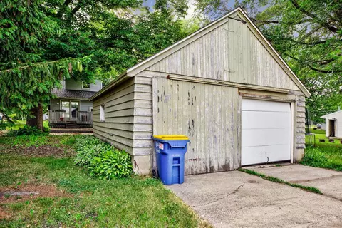 1047 9th Ave SW, Faribault, MN 55021 photo 4