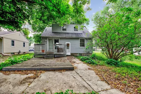 1047 9th Ave SW, Faribault, MN 55021 photo 3