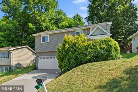 4647 Cumberland Rd, Mound, MN 55364