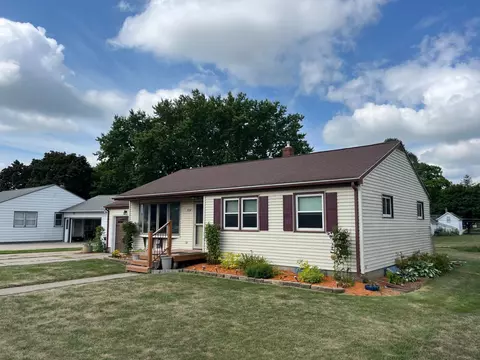 724 East Ave, Saint Charles, MN 55972