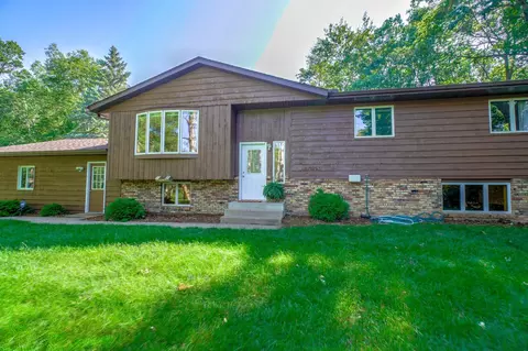 473 Country View Rd, Hudson, WI 54016