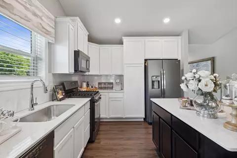 12363 Amber Dr, Rogers, MN 55374