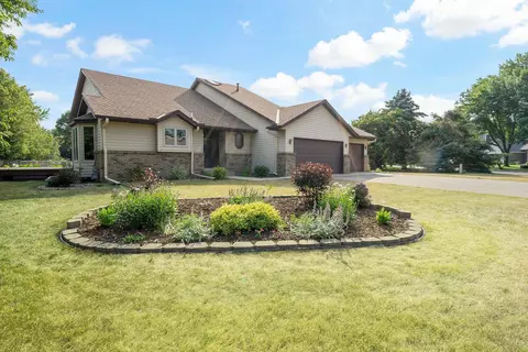 3931 Worchester Dr, Eagan, MN 55123