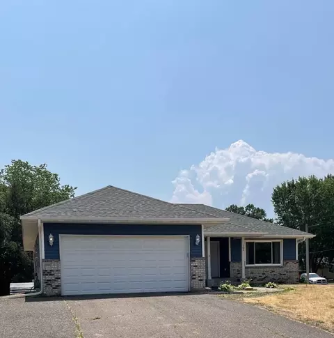 1302 Burke Cir E, Maplewood, MN 55109