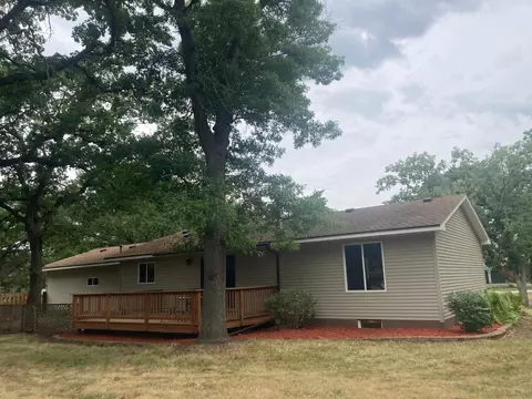 8235 Pleasant View Dr, Mounds View, MN 55112