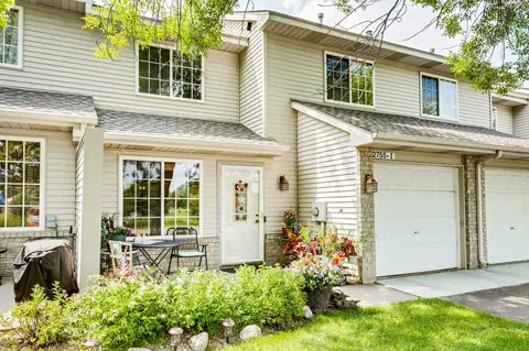 2755 Meadow Brook Dr #I, Woodbury, MN 55125