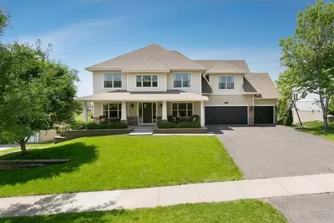 285 Liberty Heights Dr, Chaska, MN 55318