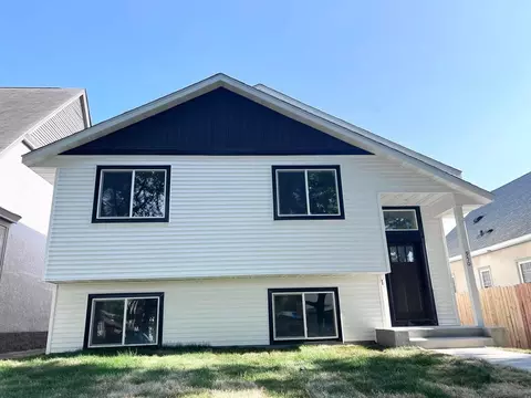950 Jessamine Ave E, Saint Paul, MN 55106