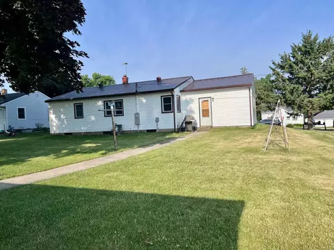 512 3rd Ave NW, Spring Grove, MN 55974 photo 2