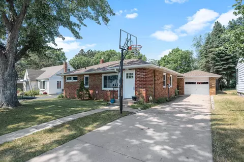 532 6th St NW, Elk River, MN 55330