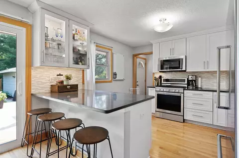 11071 S Diamond Lake Rd, Champlin, MN 55316