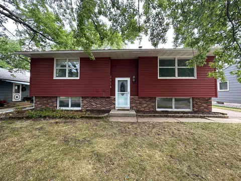 1528 5th Ave SW, Rochester, MN 55902