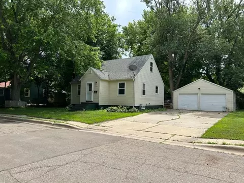 603 Peltier St, Marshall, MN 56258