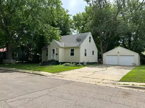 603 Peltier St, Marshall, MN 56258