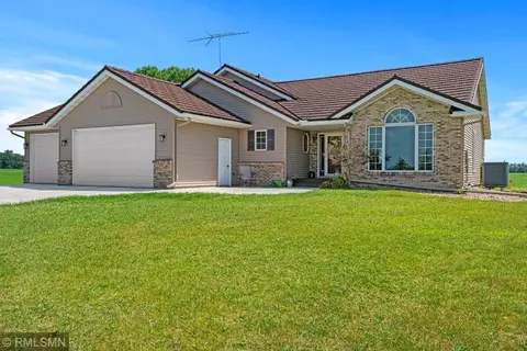 15199 Highway 7 E, Hutchinson, MN 55350