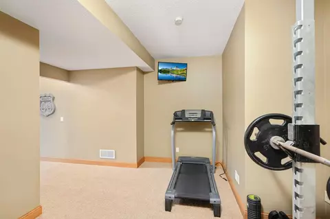 15301 Timber Ridge Dr, Burnsville, MN 55306