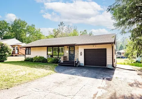 105 S Robin Ave, Duluth, MN 55811