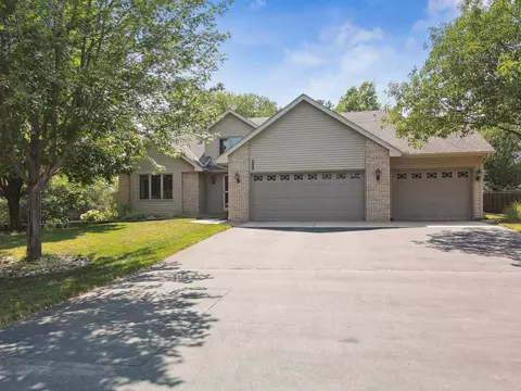 16301 Griffon Ct, Lakeville, MN 55044