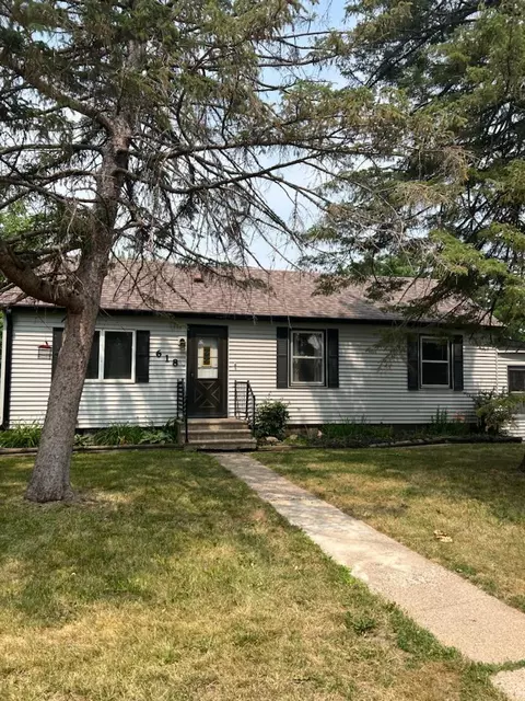 618 6th St W, Wabasha, MN 55981