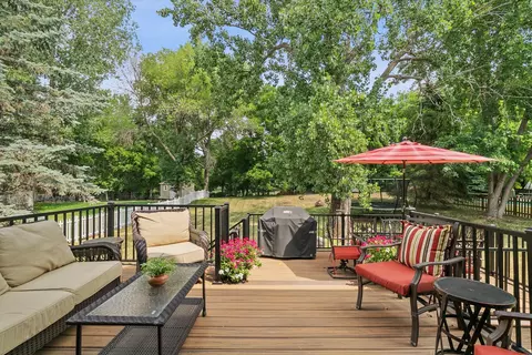 527 Red Pine Ln, Eagan, MN 55123 photo 34