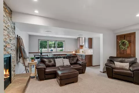 527 Red Pine Ln, Eagan, MN 55123 photo 26