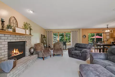 527 Red Pine Ln, Eagan, MN 55123 photo 8