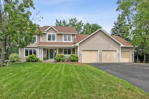 527 Red Pine Ln, Eagan, MN 55123