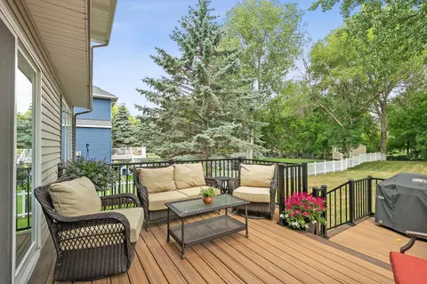 527 Red Pine Ln, Eagan, MN 55123 photo 35