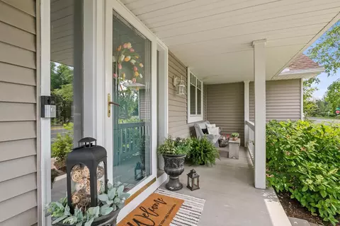 527 Red Pine Ln, Eagan, MN 55123 photo 39