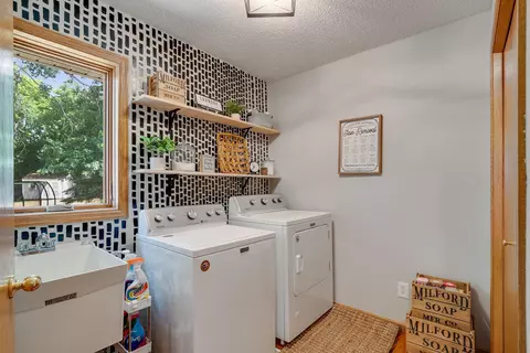 527 Red Pine Ln, Eagan, MN 55123 photo 16