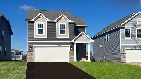 1048 Stone Creek Dr, Jordan, MN 55352