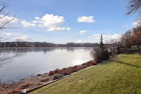 1860 Major Dr N, Golden Valley, MN 55422