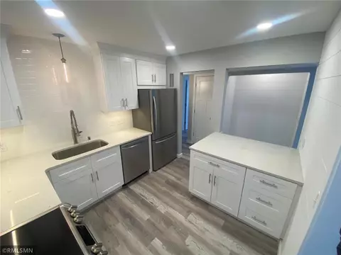 5140 W 102nd St #106, Bloomington, MN 55437