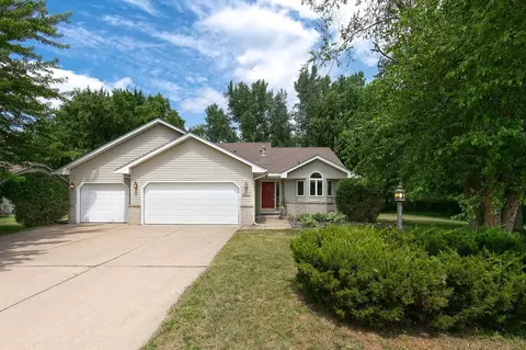 407 8th Ave NW, Forest Lake, MN 55025
