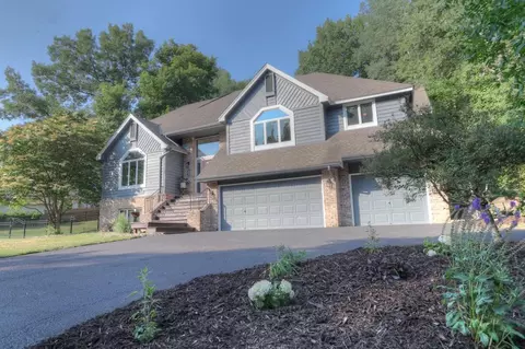 6222 Mallory Ln, Eden Prairie, MN 55346