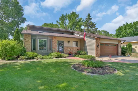 10178 Nottingham Trl, Eden Prairie, MN 55347