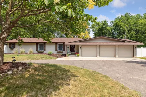 17600 Copperwood Ln, Wayzata, MN 55391