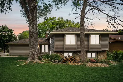 13990 Holyoke Path, Apple Valley, MN 55124
